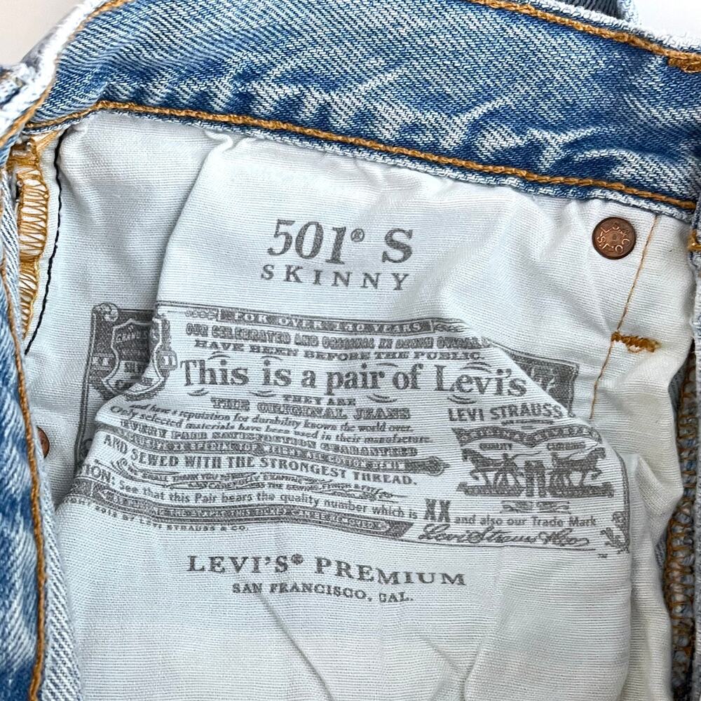 Levi's High Rise Ripped Blue Jeans - Picture 15 of 15